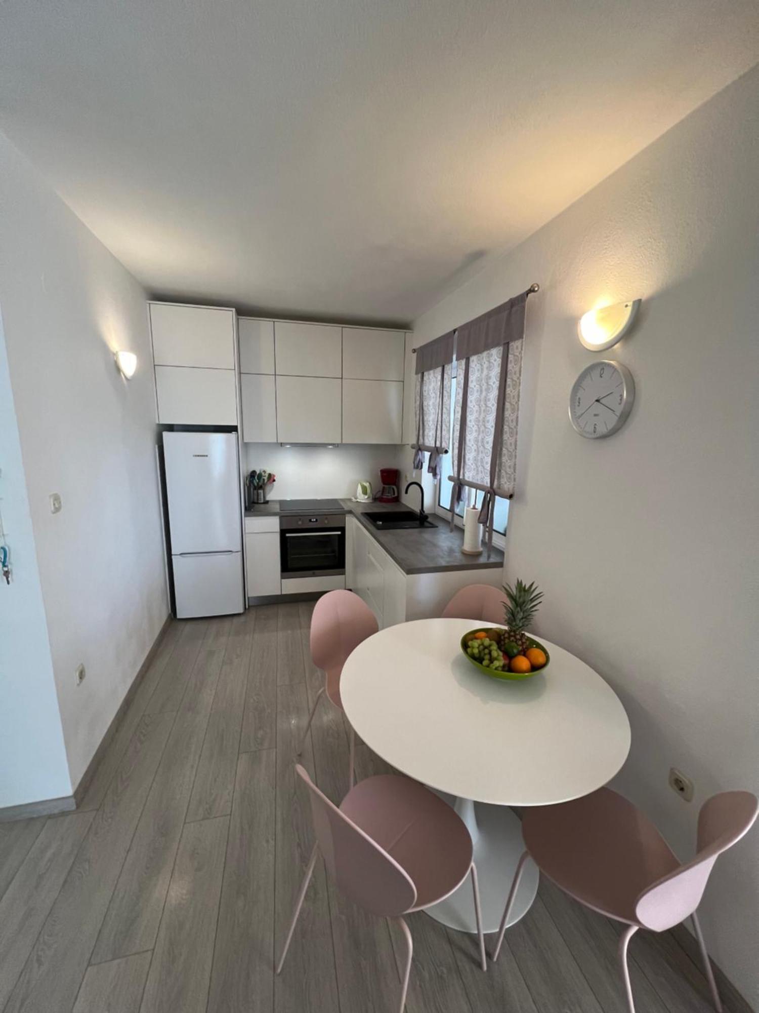 Apartment Chiara Тучепи Экстерьер фото